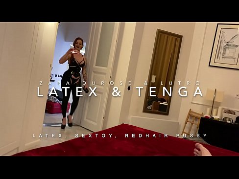 ❤️ Ngoanana e monyane ea nang le hlooho e khubelu ea apereng seaparo sa latex se kentsoeng ke ntate oa bobeli ho st.killvs.top ❌️