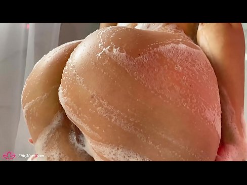 ❤️ Brunette o ipholla litho tsa botona kapa botšehali ho li khotsofatsa Pussy e nang le Vibrator ho ea ho Intense Orgasm in Shower ho st.killvs.top ❌️